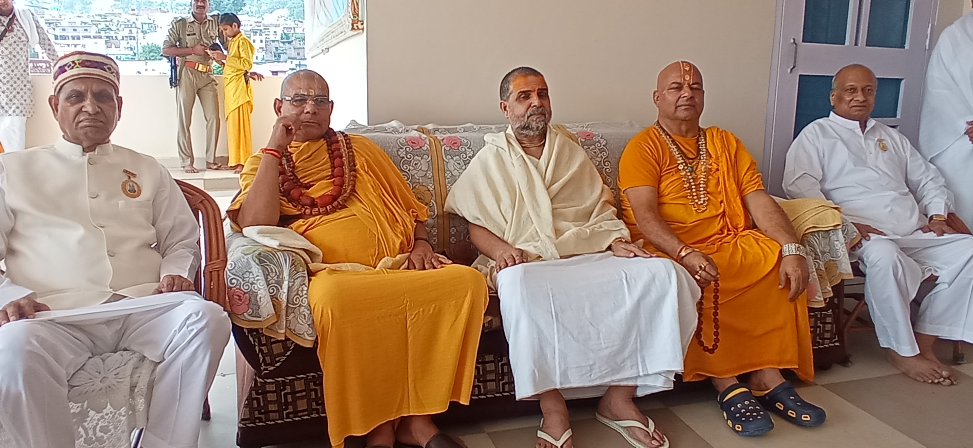 saints reached Uttarakhand from Ayodhya