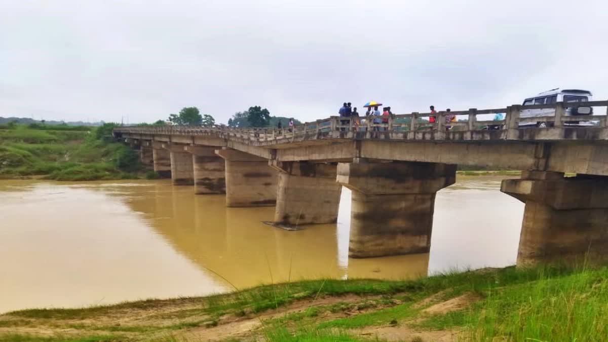 Bridge collapsed in Lohardaga