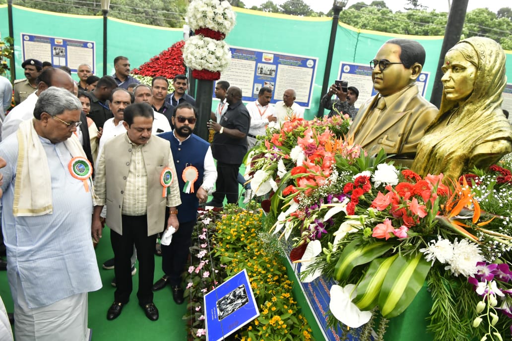 ಲಾಲ್‌ಬಾಗ್ ಫಲಪುಷ್ಪ ಪ್ರದರ್ಶನ ಉದ್ಘಾಟಿಸಿದ ಸಿದ್ದರಾಮಯ್ಯ