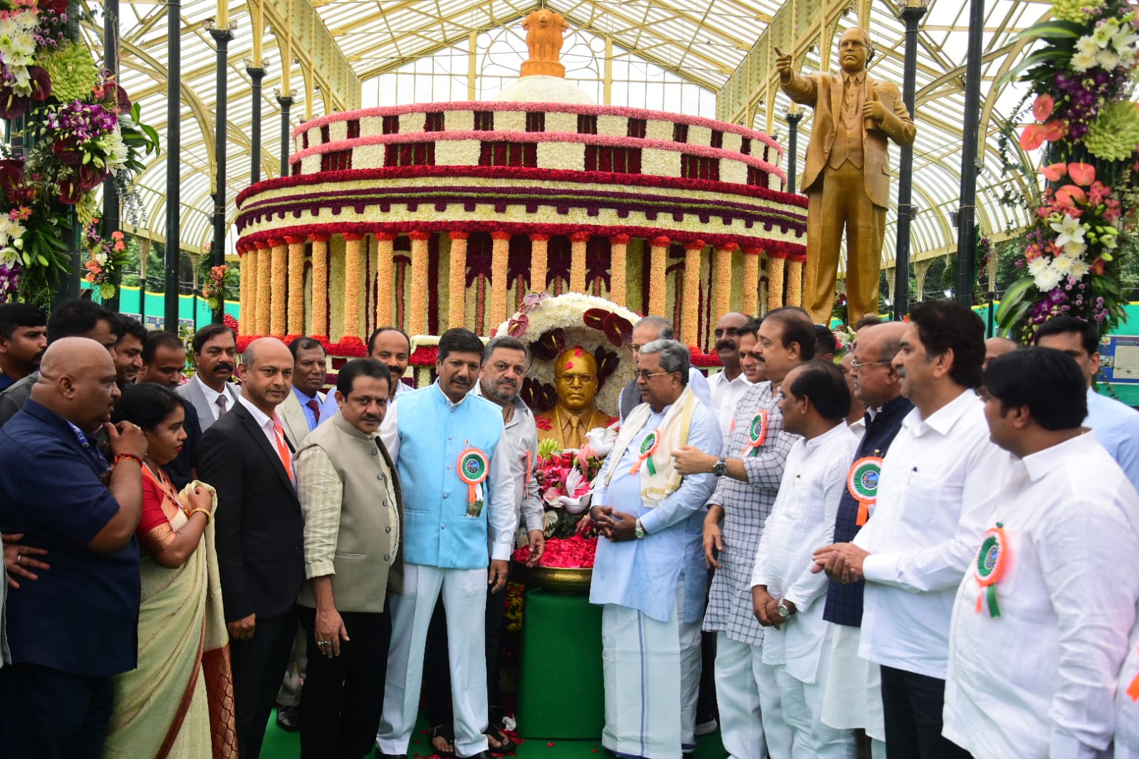 ಲಾಲ್‌ಬಾಗ್ ಫಲಪುಷ್ಪ ಪ್ರದರ್ಶನ ಉದ್ಘಾಟಿಸಿದ ಸಿದ್ದರಾಮಯ್ಯ