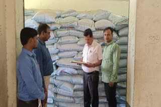 raids on 37 fertilizer shops in farrukhabad licenses of four suspended uttar pradesh news