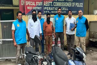 WEST DELHI POLICE ARRESTED ROBBERS