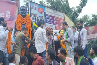 ajsu-chief-sudesh-mahato-paid-tribute-to-nirmal-mahato