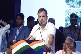BENGALURU  BJP CONGRESS  ಕಾಂಗ್ರೆಸ್​ ಪ್ರತಿಭಟನೆ ಬೆಂಗಳೂರು  RAHUL GANDHI IN BENGALURU