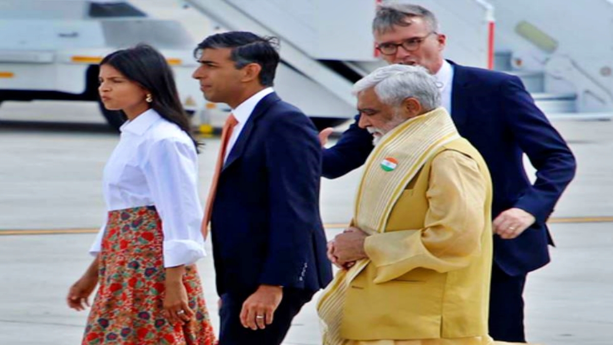 Ashwini Choubey welcomed Sunak at the airport