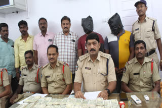 Fraud of Rs 2.2 crore in the name of exchanging two thousand rupee notes, two arrested