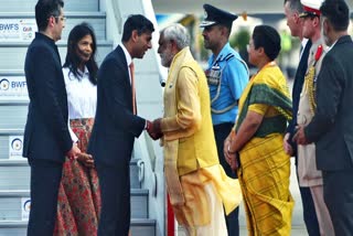 Sunak is welcomed at the airport