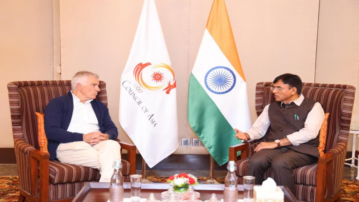 Union Sports Minister Mansukh Mandaviya (right) with International Olympic Committee (IOC) Vice President Juan Antonio Samaranch