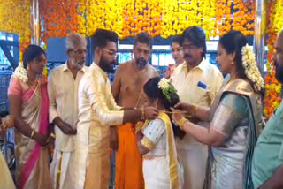 Guruvayur temple played host to a slew of wedding ceremonies today, the last Sunday before Onam, also known as Choti Nakshatra with a total of 356 couples tying the knot within its sacred premises.