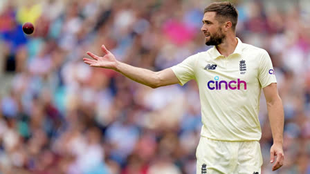 ENG vs SL 3rd TEST pacer chris woakes turns into spinner at the oval due to bad light