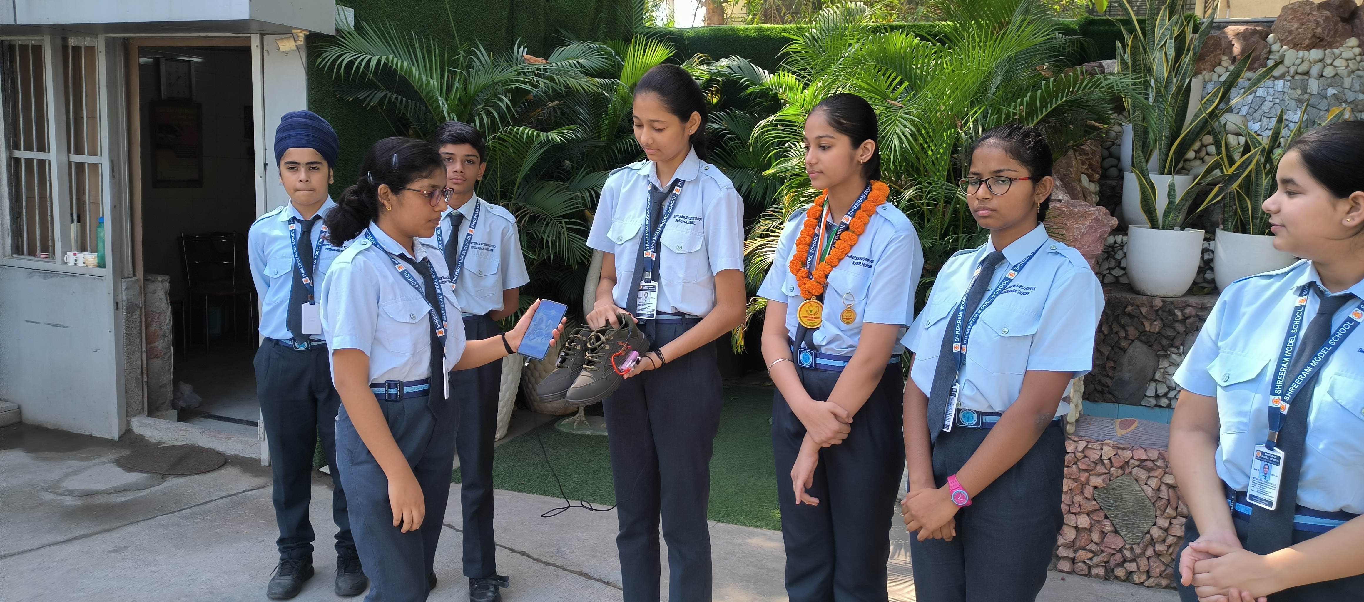 Faridabad School Students Made Unique Charger