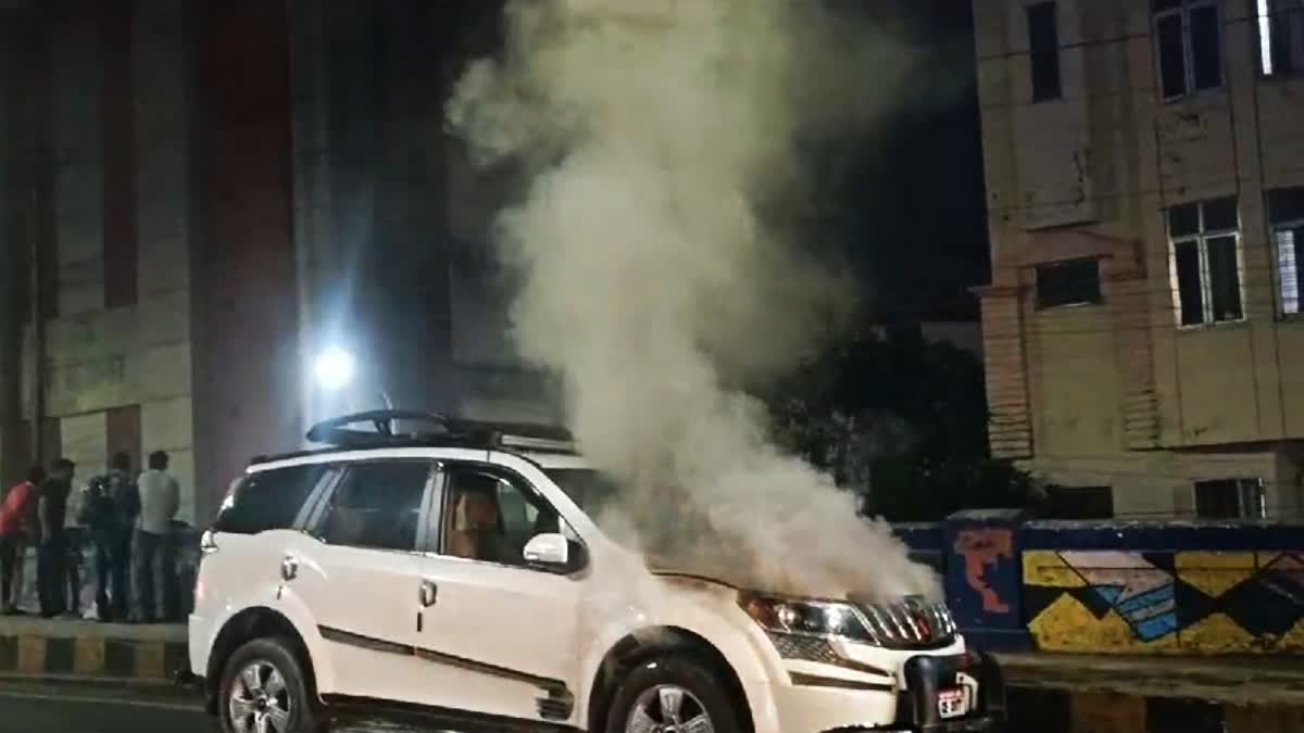 JABALPUR BURNING CAR