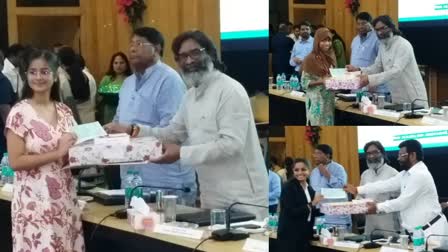 CM Hemant Soren honored toppers of Matric and Intermediate in program organized in Ranchi