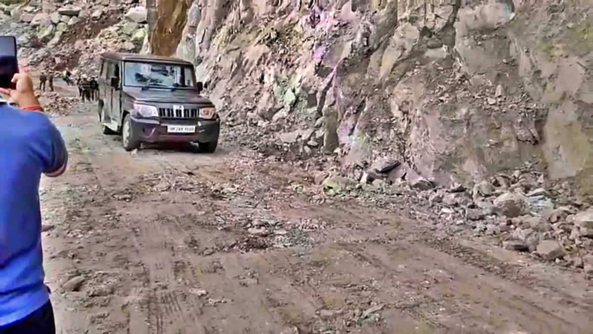 NH 5 RESTORED IN KADHOGARI KINNAUR