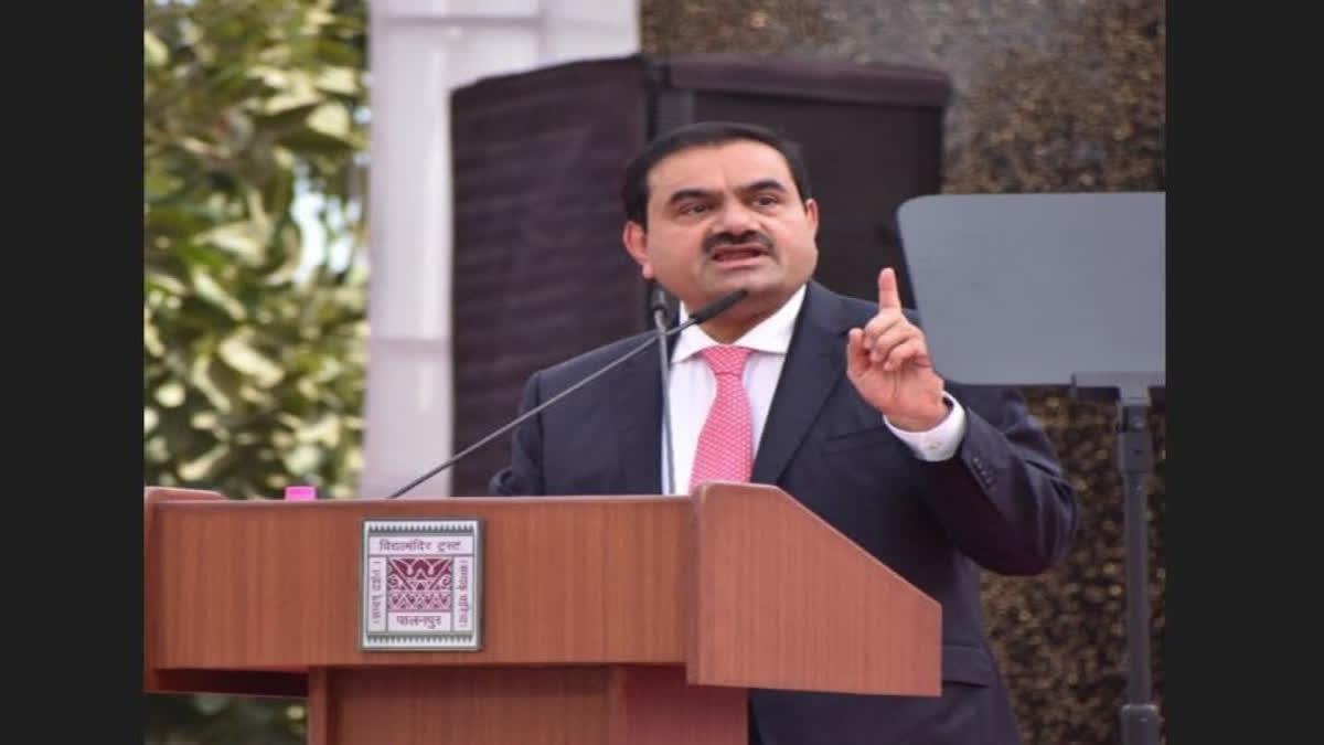 Gautam Adani meets Vietnamese tycoon