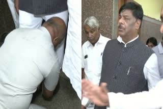 bodyguard-put-shoes-to-hc-mahadevappa