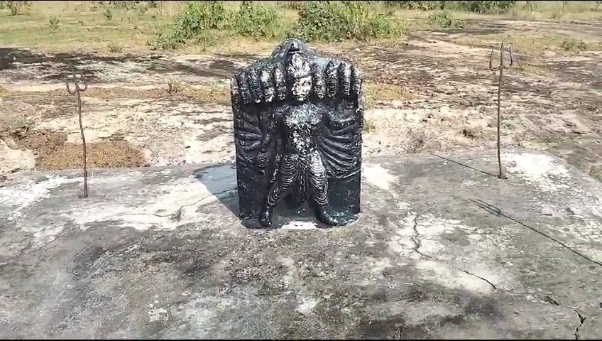 Manmohan Shah Batti installed Ravan statue