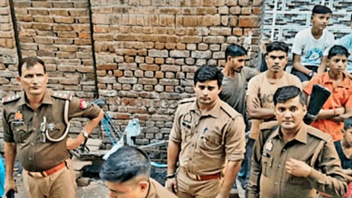 पुलिस ने आरोपियों को गिरफ्तार कर लिया है.