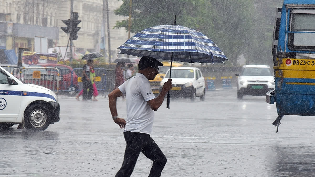 Heavy Rains Lash Southern Kerala; IMD Sounds Orange Alert In Three Districts