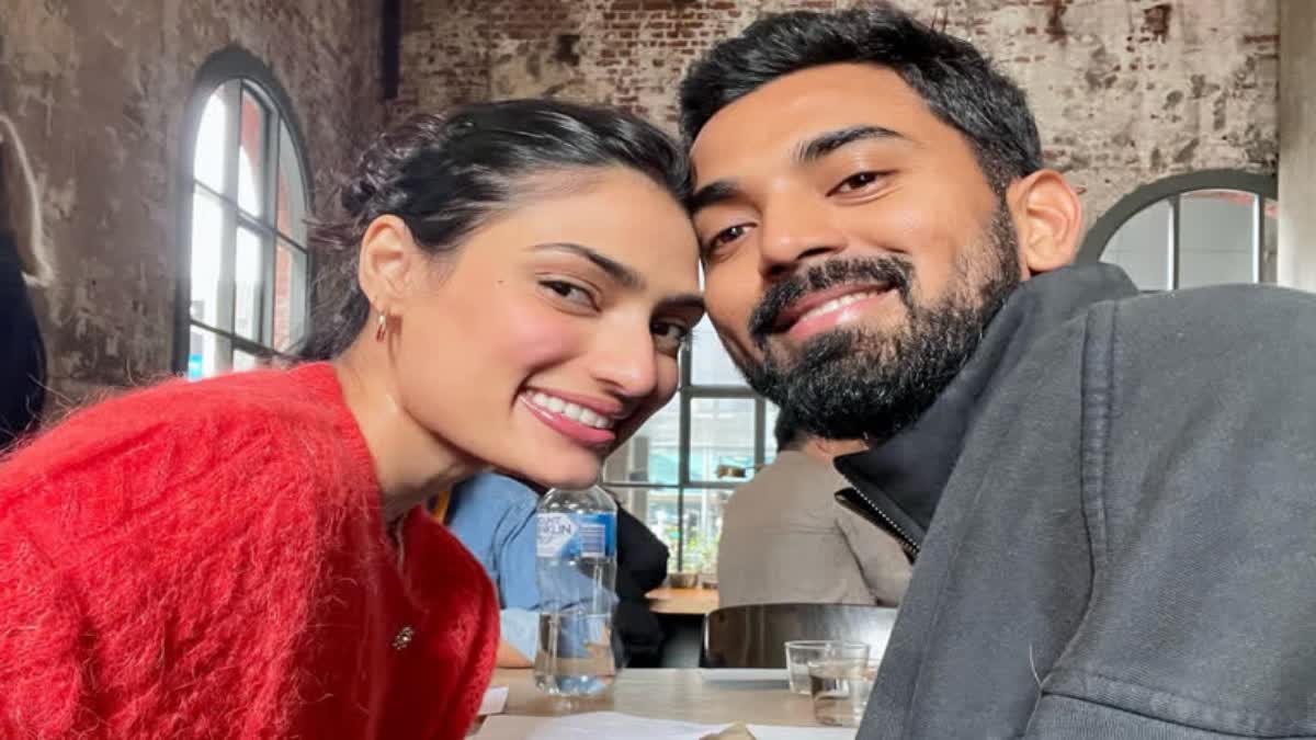 ATHIYA AND RAHUL ANNOUNCE PREGNANCY