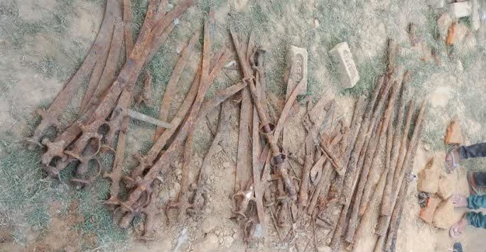 weapons-possibly-used-during-1857-rebellion-found-in-shahjahanpur-field