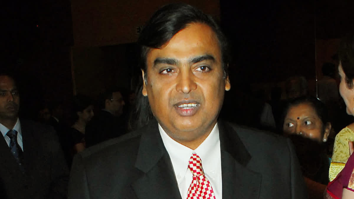 MUKESH AMBANI RELIANCE PLANS TO INVEST IN LARGE SUGAR MILLS