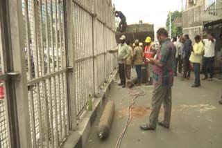 Officials Removed Iron Fence in front of Pragati Bhavan