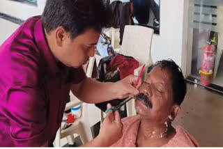 Video of Amarjeet Bhagat shaving went viral