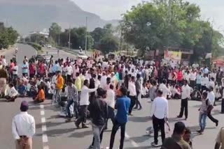 Farmers blocked Mumbai-Agra highway