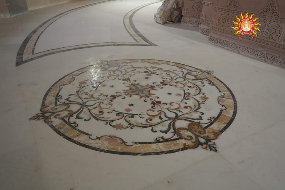 अयोध्या में भव्य राम मंदिर  फर्श का काम अंतिम चरण में है.