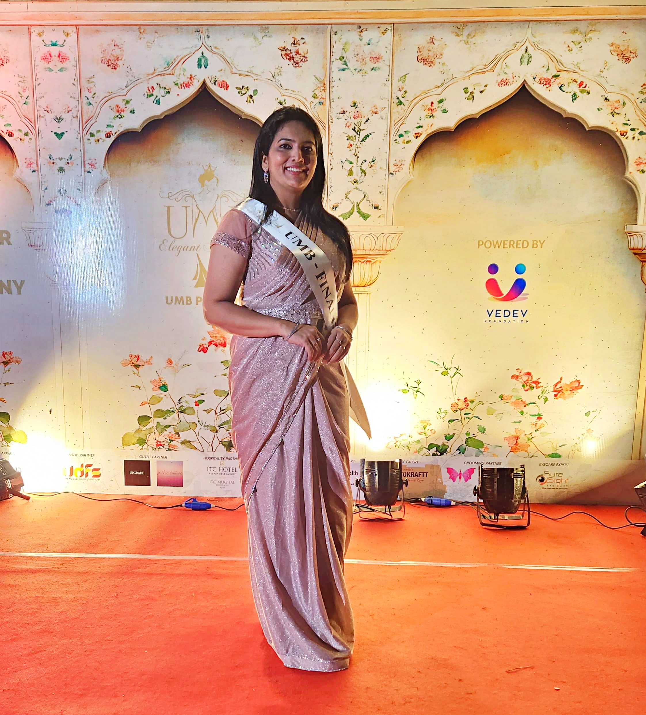 SOPHIA JAMES WON GOLDEN HEART AWARD  MISIS INDIA COMPETITION  SOPHIA JAMES IDUKKI  IDUKKI Mrs India