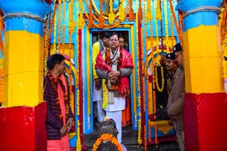 CM Pushkar Singh Dhami offers prayer at the Omkareshwar Temple