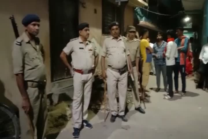 A dead man body recovered from a closed room in Patna