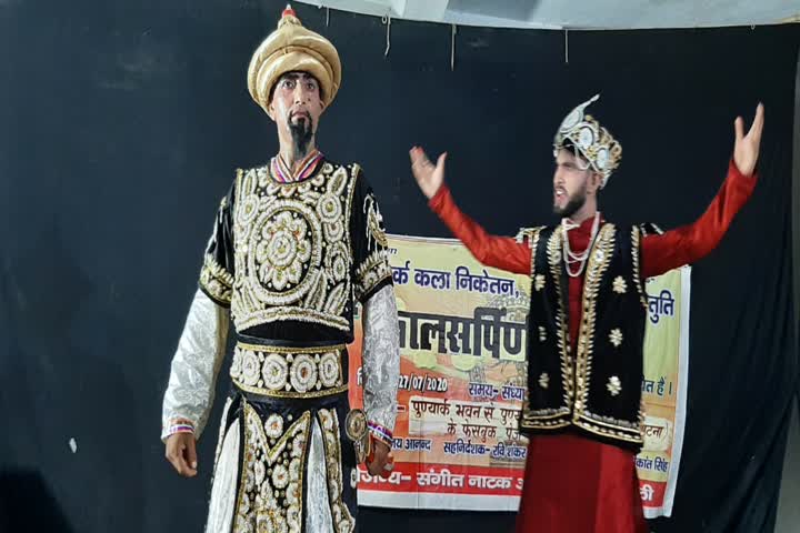 pandarak kala manch presented drama 