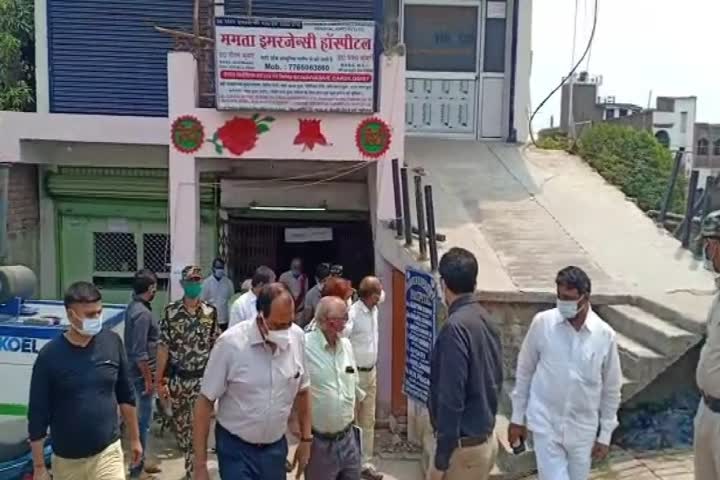 Ventilators being provided to private hospitals for the treatment of corona patients in Lakhisarai 