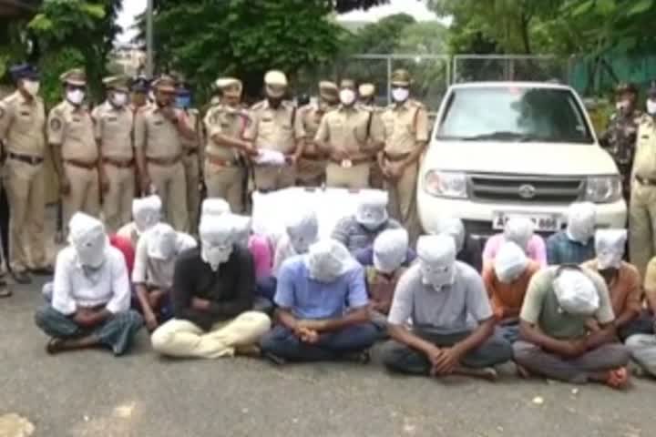 police-arrests-inter-state-gang-in-kadapa