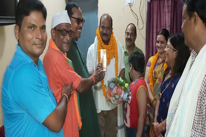 bharat vikas honored newly elected chairman of city council