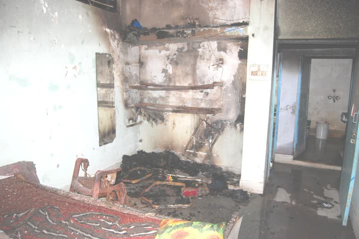 A person set fire to a house in Seraikela