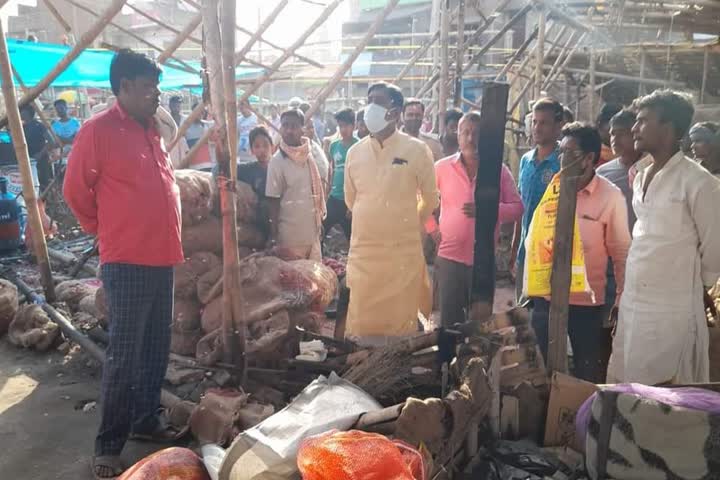 MP Ramkripal Yadav met the aggrieved shopkeepers in patna