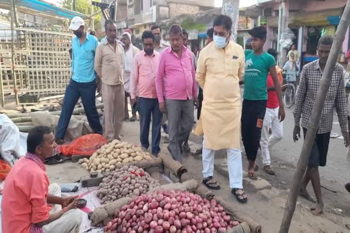 MP Ramkripal Yadav met the aggrieved shopkeepers in patna