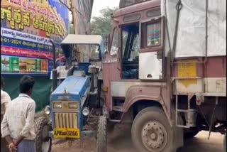 Lorry_Accident_At_Balabhadrapuram