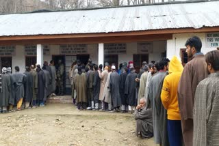Voters queueing up outside a polling booth in Kashmir (file)