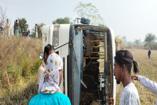 Passenger bus overturned in Jashpur