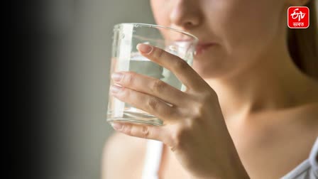 Know how much hot water should you drink on an empty stomach in winter?