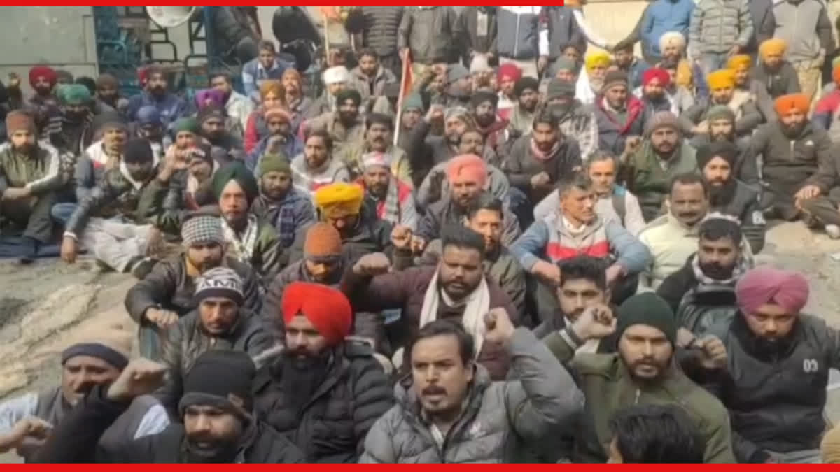 Ludhiana electricity workers staged a protest, saying - instead of providing safety kits, officers are threatening to fire them