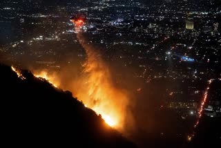 WILD FIRE IN LOS ANGELES HOLLYWOOD  US WILD FIRE  ലോസ് ഏഞ്ചൽസില്‍ കാട്ടുതീ  യുഎസ് കാട്ടുതീ