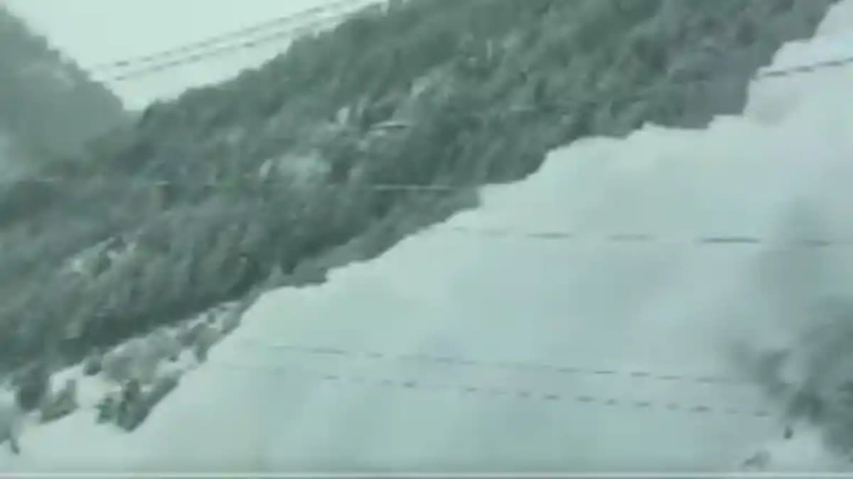 Officials informed an avalanche incident near Sonmarg's Zojila tunnel construction workshop, caused no damage. Authorities warn higher valley reaches and advise avoiding avalanche-prone zones for 24 hours.