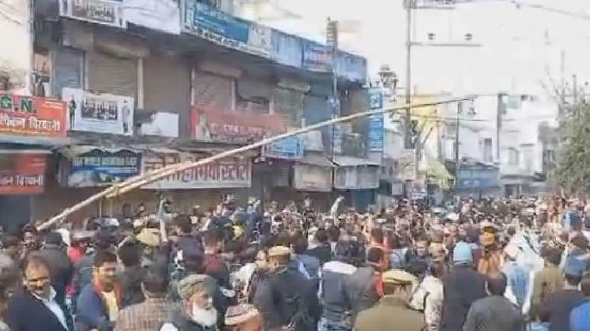 Stones Pelted, Shops Vandalised after Friday Namaz in up's Bareilly