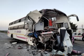 buldhana accident collision between st bus and truck one died fifteen passengers injured