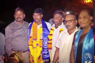 Kodi_Kathi_Srinu_Released_From_Vizag_Central_Jail